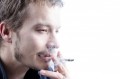 Bolnavii de cancer pulmonar care renunţă la fumat trăiesc mai mult